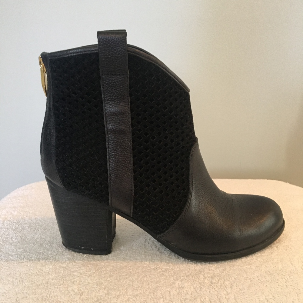 Fergie Boots